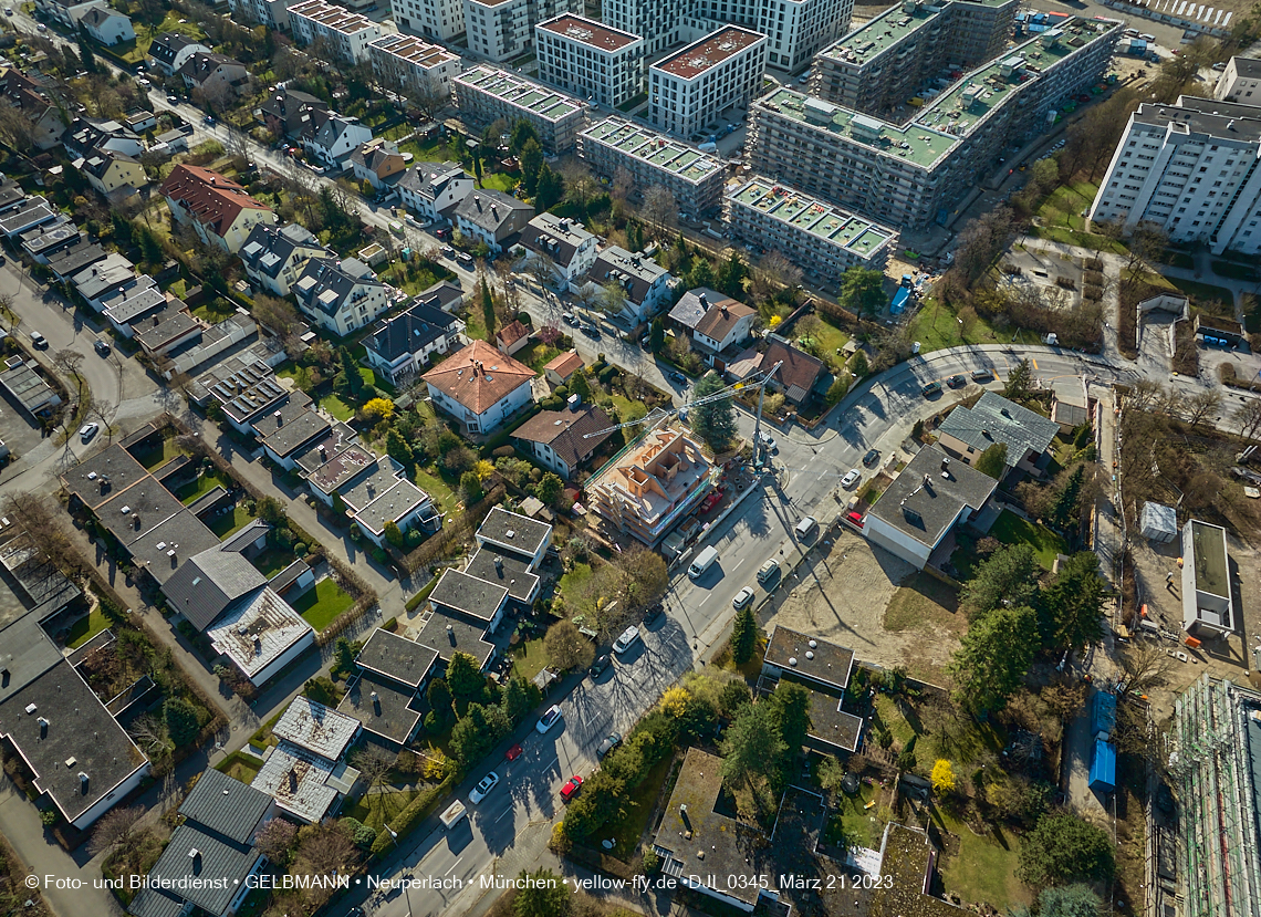 21.03.2023 - Luftbilder von der Baustelle Niederalmstraße 16 in Neuperlach